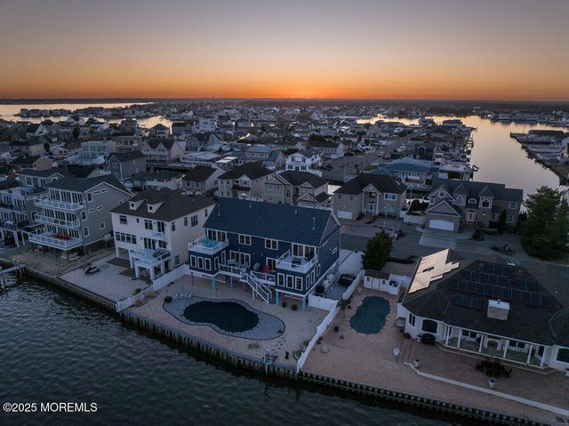 615 Bayview Drive, Toms River, NJ 08753
