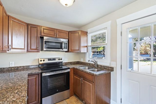 1012 Basie CRES, Portsmouth, VA 23701