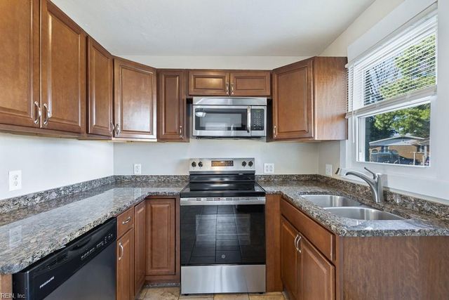 1012 Basie CRES, Portsmouth, VA 23701