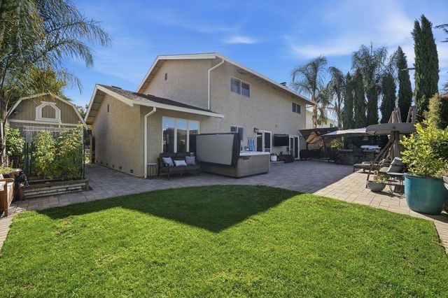 15640 La Sierra Court, Morgan Hill, CA 95037