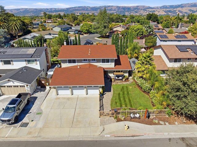 15640 La Sierra Court, Morgan Hill, CA 95037