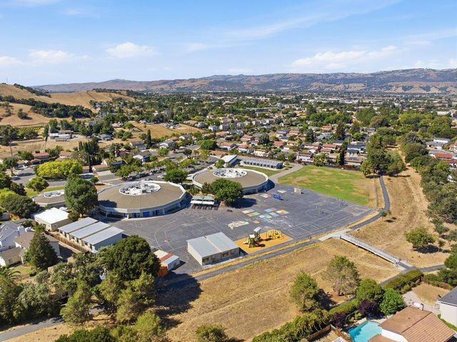 15640 La Sierra Court, Morgan Hill, CA 95037