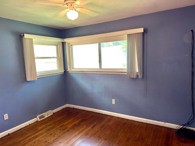 994 VOORHEIS Road Street, Waterford Twp, MI 48328