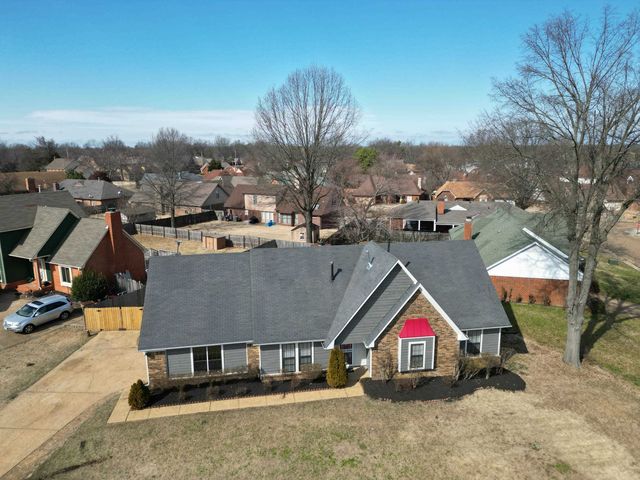 6770 SHORELINE CIR, Memphis, TN 38141