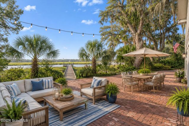 2486 Mission Drive SE, Darien, GA 31305