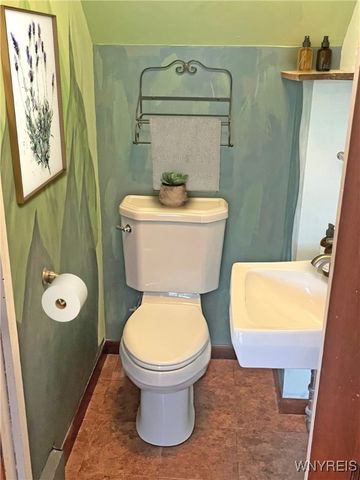 6067 East Avenue, Newfane, NY 14108