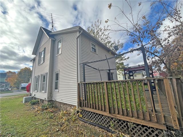 6067 East Avenue, Newfane, NY 14108