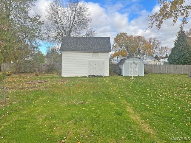 6067 East Avenue, Newfane, NY 14108