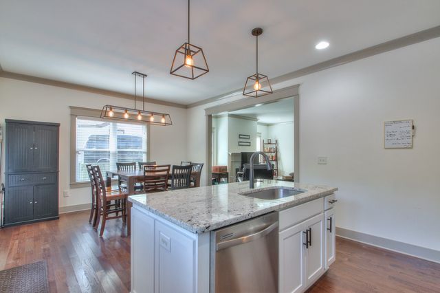 1422A Huffine St, Nashville, TN 37216