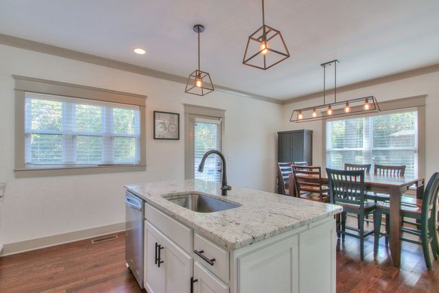1422A Huffine St, Nashville, TN 37216
