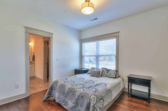 1422A Huffine St, Nashville, TN 37216