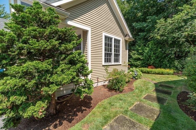 12 Wallis Dr 12, Wenham, MA 01984