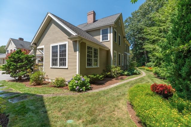 12 Wallis Dr 12, Wenham, MA 01984