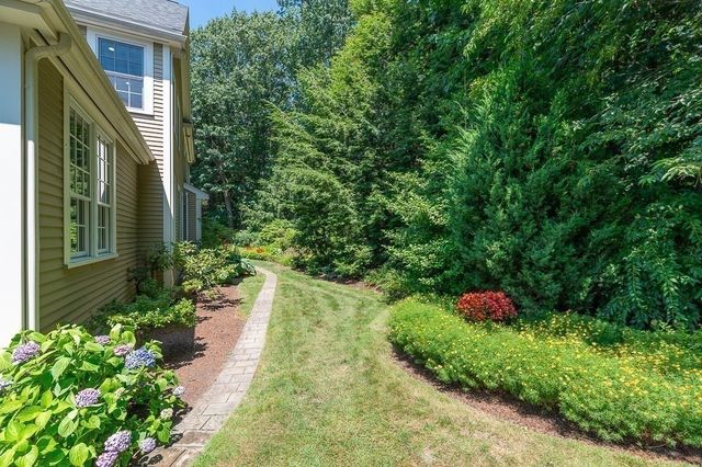 12 Wallis Dr 12, Wenham, MA 01984