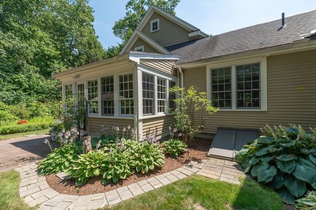 12 Wallis Dr 12, Wenham, MA 01984