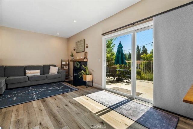 22914 Banyan Pl 201, Saugus, CA 91390
