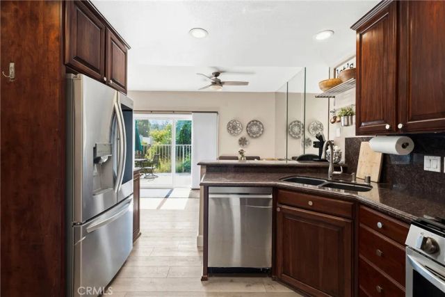 22914 Banyan Pl 201, Saugus, CA 91390