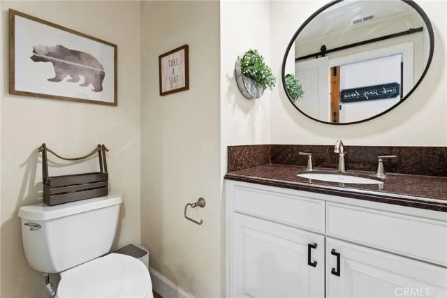 22914 Banyan Pl 201, Saugus, CA 91390