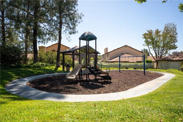 22914 Banyan Pl 201, Saugus, CA 91390
