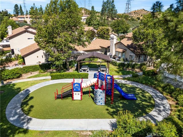 22914 Banyan Pl 201, Saugus, CA 91390