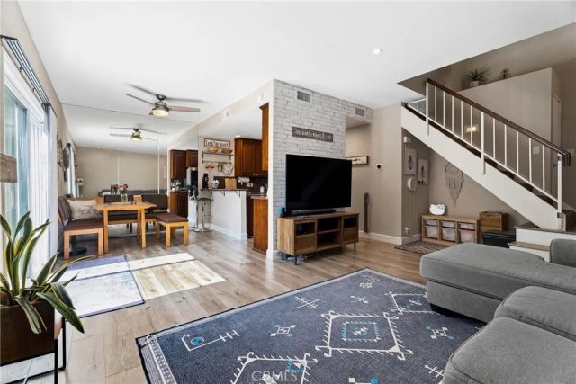 22914 Banyan Pl 201, Saugus, CA 91390