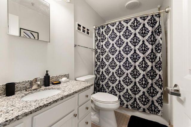 170 Oxford St 403, Lynn, MA 01901