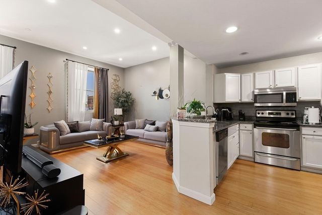 170 Oxford St 403, Lynn, MA 01901