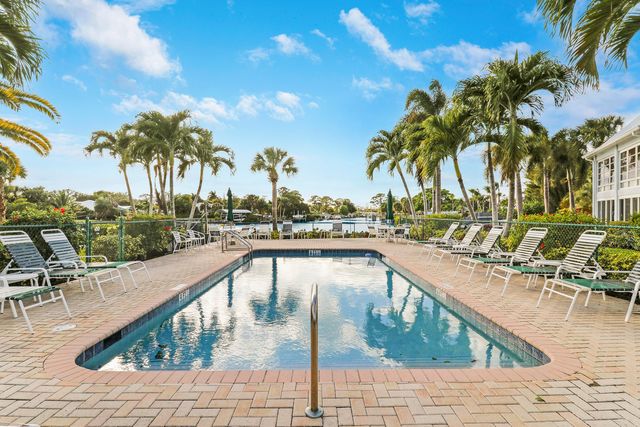 964 NW Spruce Ridge Drive D1, Stuart, FL 34994