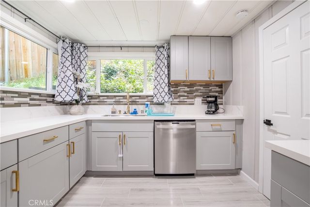 23777 Pioneer Camp Road, Crestline, CA 92325
