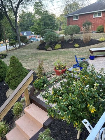 1418 Lakeside Dr, Shaler, PA 15101