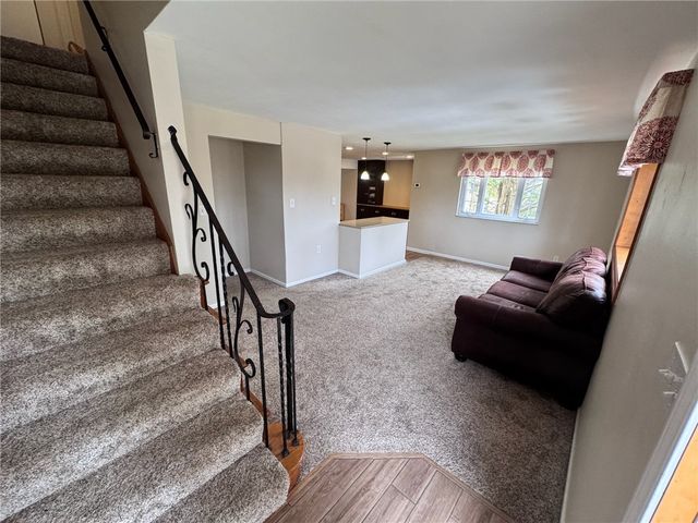 1418 Lakeside Dr, Shaler, PA 15101