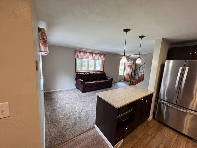 1418 Lakeside Dr, Shaler, PA 15101