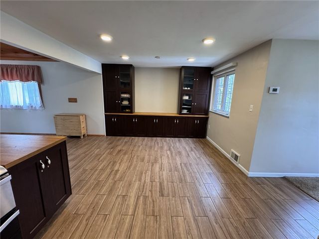 1418 Lakeside Dr, Shaler, PA 15101
