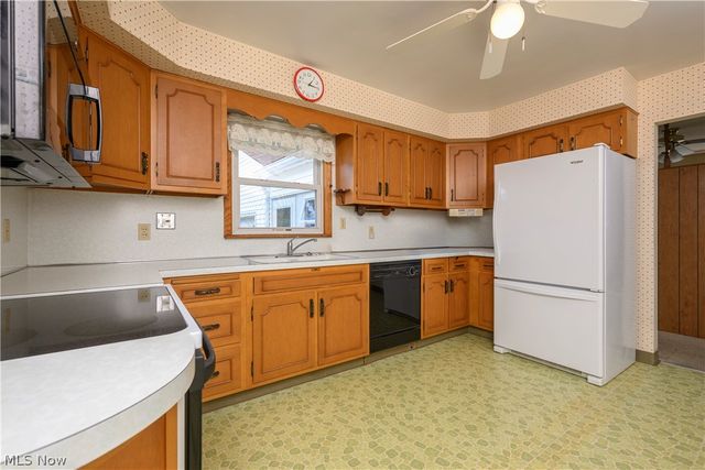 189 36th Street SW, Barberton, OH 44203