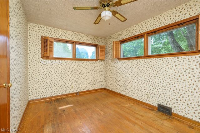 189 36th Street SW, Barberton, OH 44203