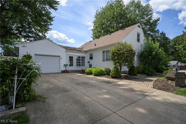 189 36th Street SW, Barberton, OH 44203