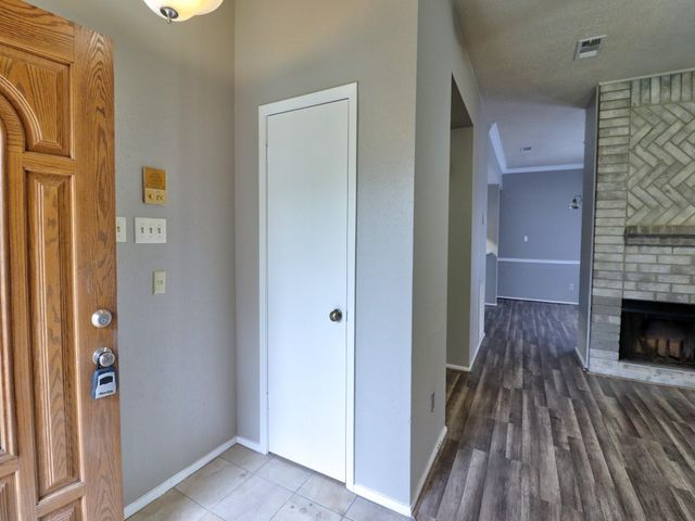 9203 Danforth Way, Houston, TX 77083