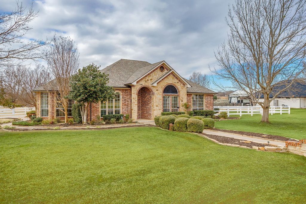 3712 Vista North Drive, Burleson, TX 76028