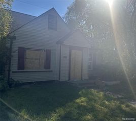 1705 W Pasadena Avenue, Flint, MI 48504
