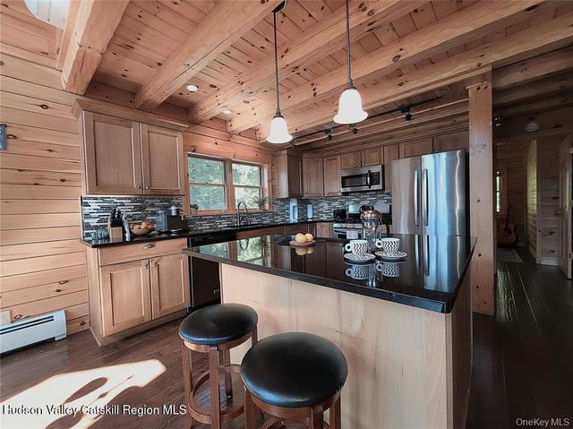 108 Eagles Ridge Way, Parksville, NY 12768