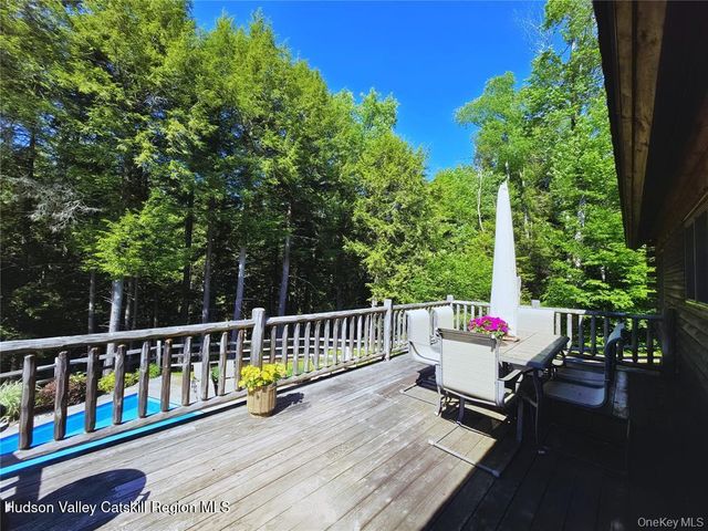 108 Eagles Ridge Way, Parksville, NY 12768