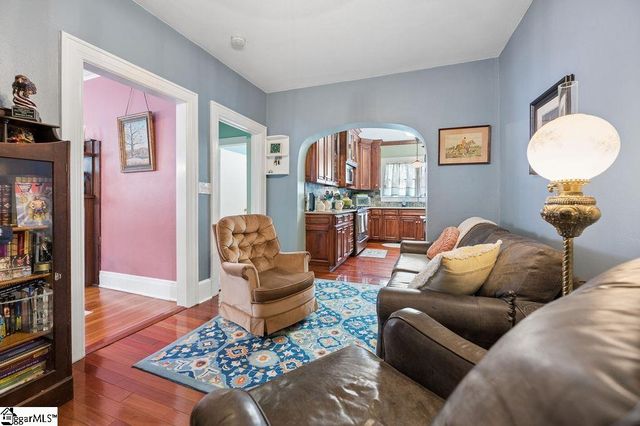 6 Oakland Avenue, Inman, SC 29349