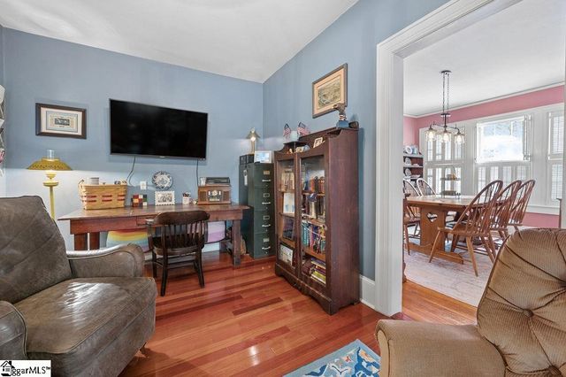 6 Oakland Avenue, Inman, SC 29349