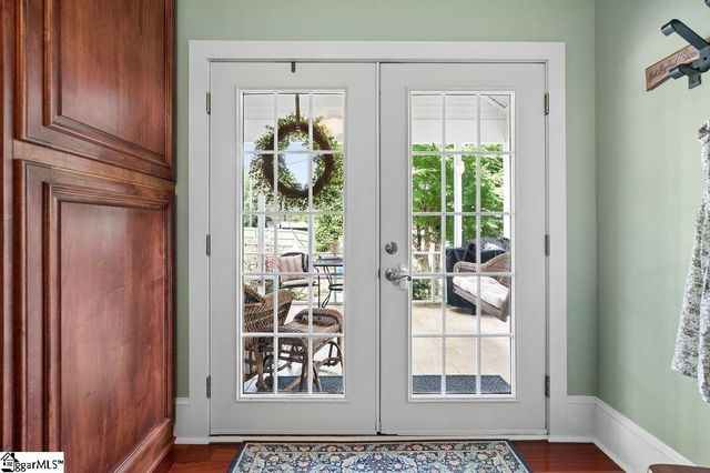 6 Oakland Avenue, Inman, SC 29349
