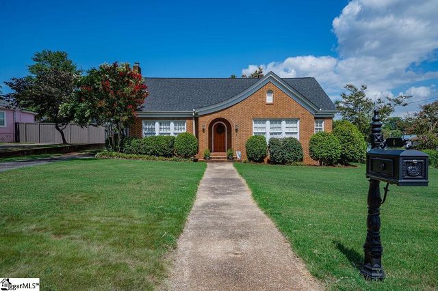 6 Oakland Avenue, Inman, SC 29349