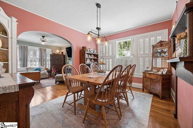 6 Oakland Avenue, Inman, SC 29349