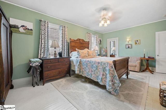 6 Oakland Avenue, Inman, SC 29349