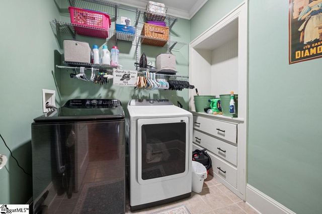 6 Oakland Avenue, Inman, SC 29349