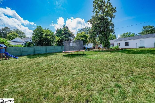 6 Oakland Avenue, Inman, SC 29349