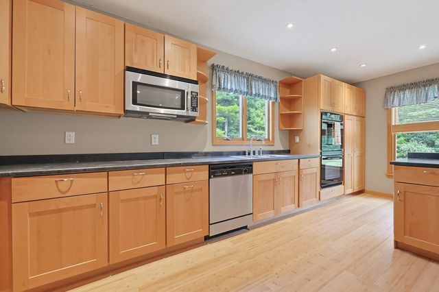 60 Precinct, Middleboro, MA 02346